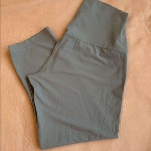 21” Lulu Align Crops